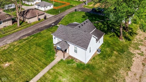 Photo of 25 N Depot Street, New Palestine, IN