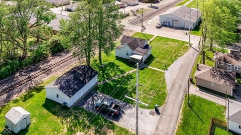 Photo of 25 N Depot Street, New Palestine, IN