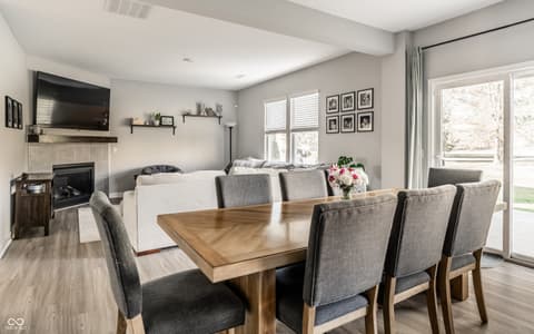 Dining room at 4873 Oak Hill Drive, Lebanon, IN