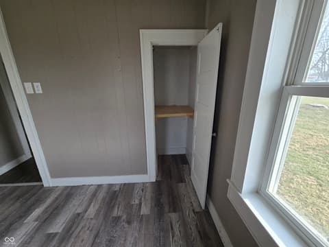 Closet — 2301 S 19th Street, New Castle, IN