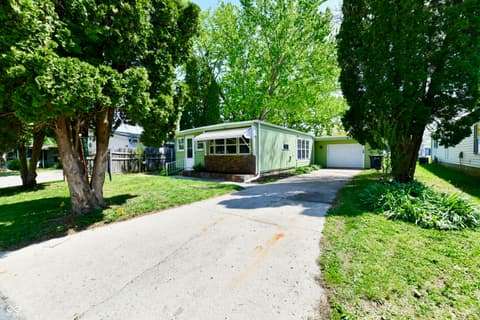 909 Independence Drive E, Elwood, IN 46036