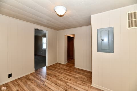 Photo of 2013 S J Street, Elwood, IN