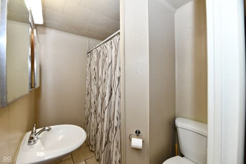 Photo of 2013 S J Street, Elwood, IN