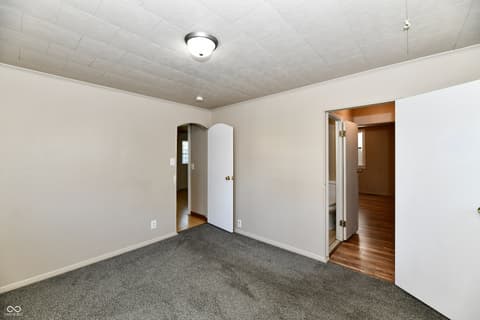 Photo of 2013 S J Street, Elwood, IN