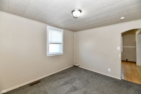 Photo of 2013 S J Street, Elwood, IN