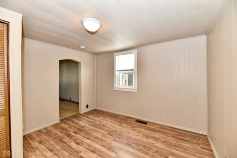 Photo of 2013 S J Street, Elwood, IN