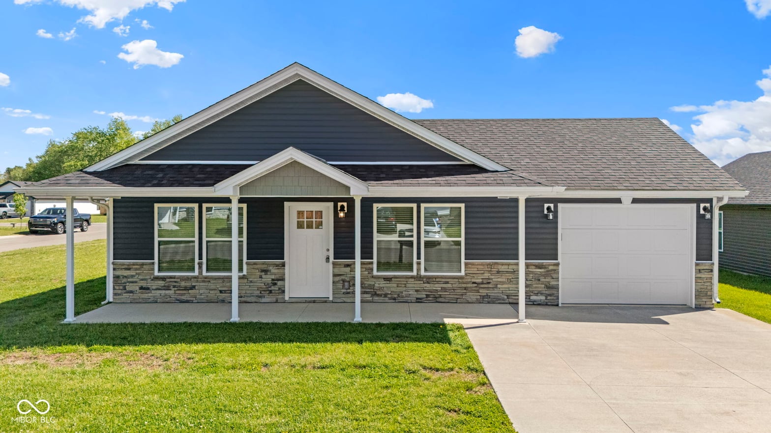 Photo of 1213 Ironwood Pass Avenue, Scottsburg, IN