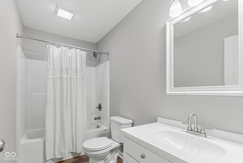 Photo of 1213 Ironwood Pass Avenue, Scottsburg, IN