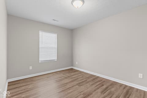 Photo of 1213 Ironwood Pass Avenue, Scottsburg, IN