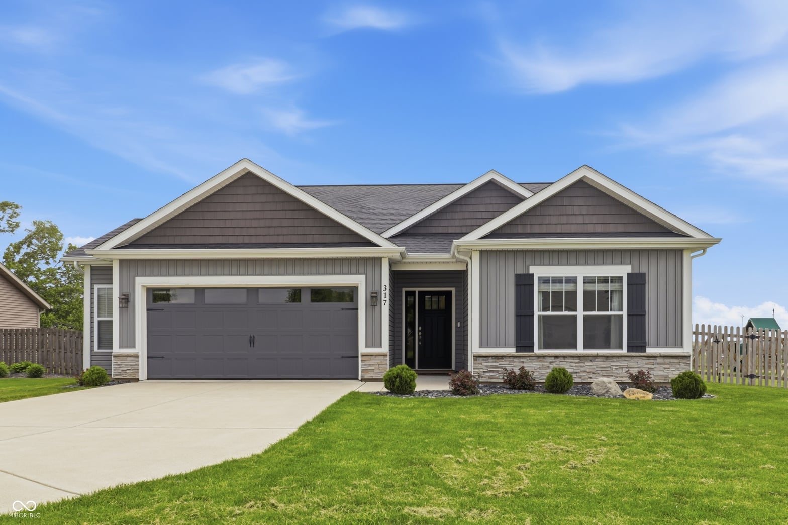Photo of 317 E Quail Drive, Oxford, IN