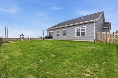 Photo of 317 E Quail Drive, Oxford, IN