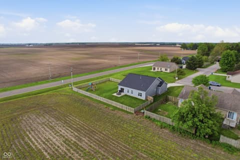 Photo of 317 E Quail Drive, Oxford, IN