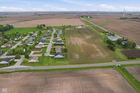 Photo of 317 E Quail Drive, Oxford, IN