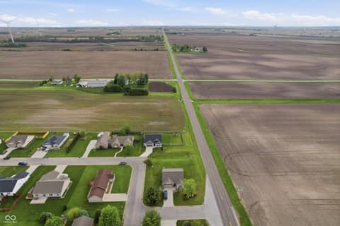 Photo of 317 E Quail Drive, Oxford, IN