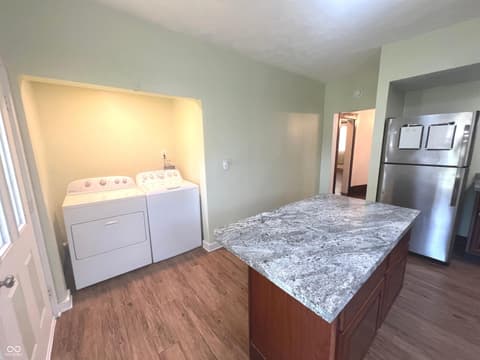 Laundry room at 632 Elm Street, Shelbyville, IN
