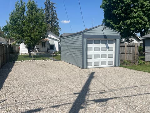 Garage at 632 Elm Street, Shelbyville, IN