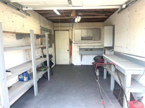 Garage at 632 Elm Street, Shelbyville, IN