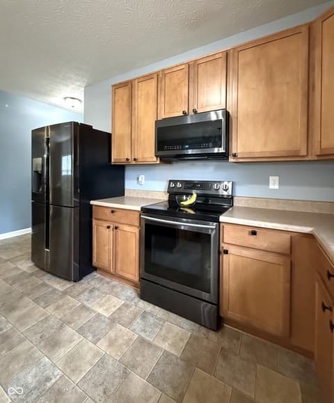 Kitchen at 1619 Beacon Pointe Boulevard, Brownsburg, IN