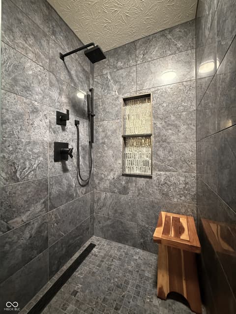 Bathroom at 1619 Beacon Pointe Boulevard, Brownsburg, IN
