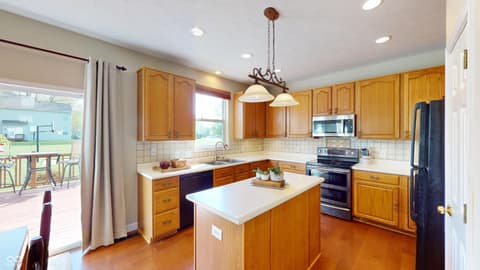 Photo of 10810 Windy Lane, Indianapolis, IN
