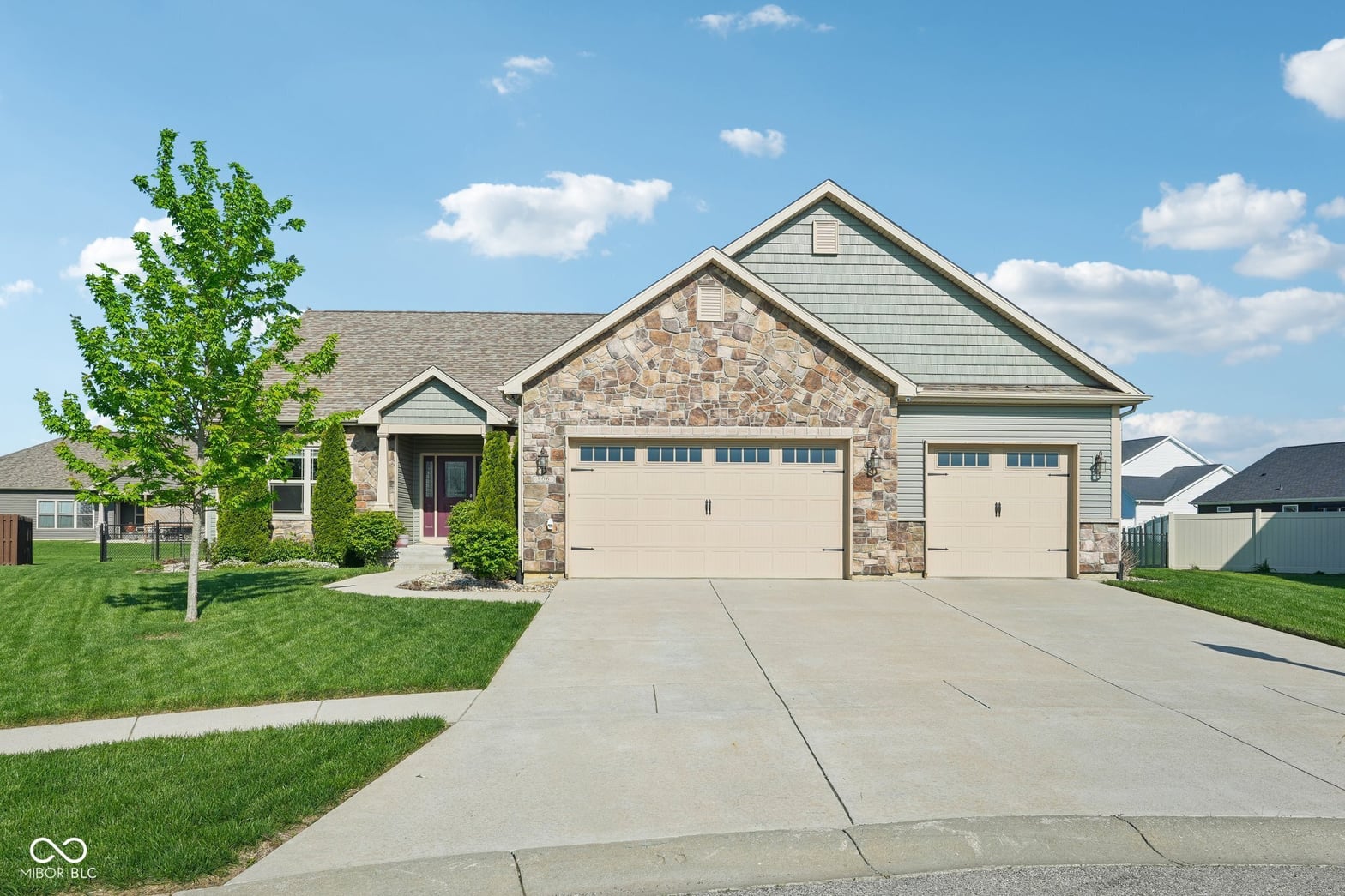 Photo of 806 Foxglove Court, Lebanon, IN