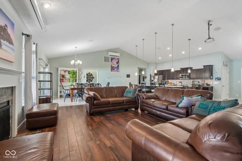 Photo of 806 Foxglove Court, Lebanon, IN