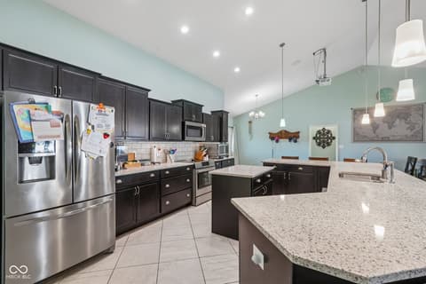 Photo of 806 Foxglove Court, Lebanon, IN