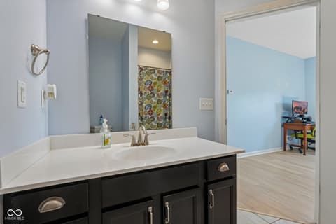 Photo of 806 Foxglove Court, Lebanon, IN