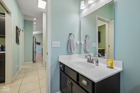 Photo of 806 Foxglove Court, Lebanon, IN