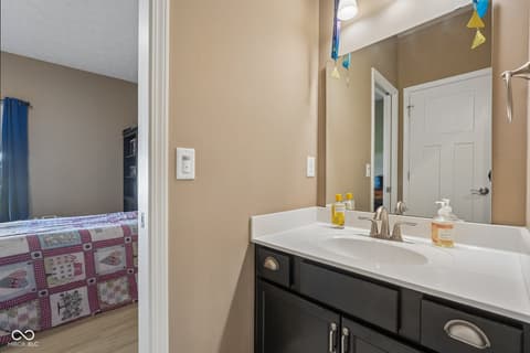 Photo of 806 Foxglove Court, Lebanon, IN