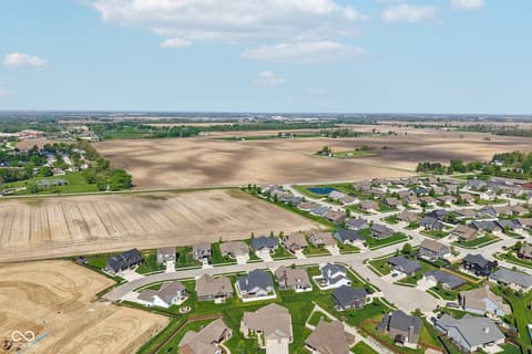 Photo of 806 Foxglove Court, Lebanon, IN