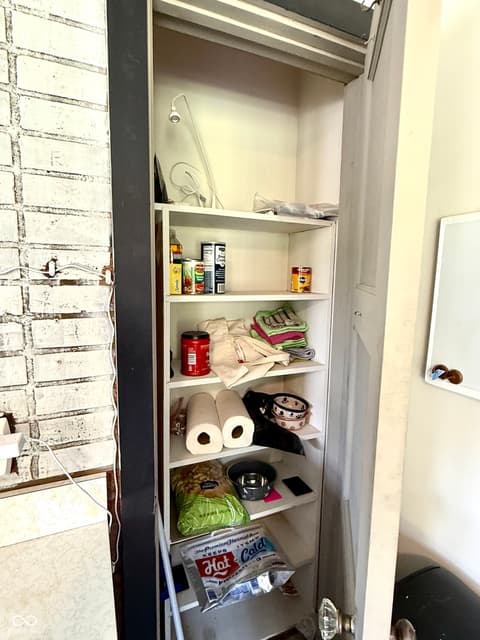 Closet — 539 E Washington Street, Morgantown, IN