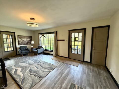 Sitting Room — 539 E Washington Street, Morgantown, IN