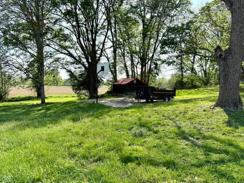 Yard at 539 E Washington Street, Morgantown, IN