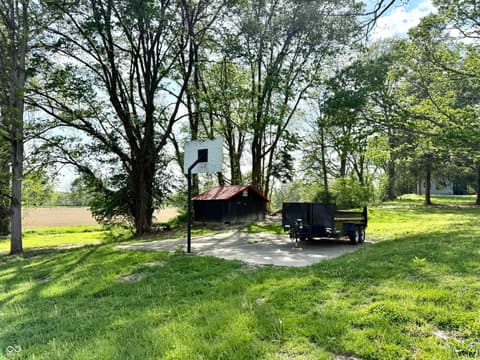 Yard at 539 E Washington Street, Morgantown, IN