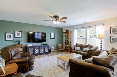 Photo of 1304 Ellington Drive, Shelbyville, IN