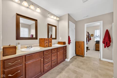 Photo of 697 Lake Vista Drive, Columbus, IN