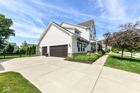 Garage at 3621 Shady Lake Drive, Westfield, IN