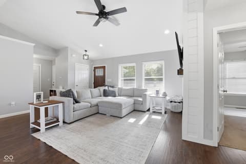 Living room at 258 Gettysburg, Coatesville, IN