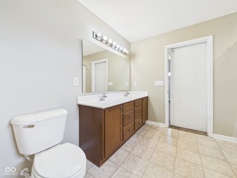 Photo of 519 Flint Boulevard, Fortville, IN
