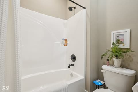 Photo of 1569 Leisure Way, Greenfield, IN
