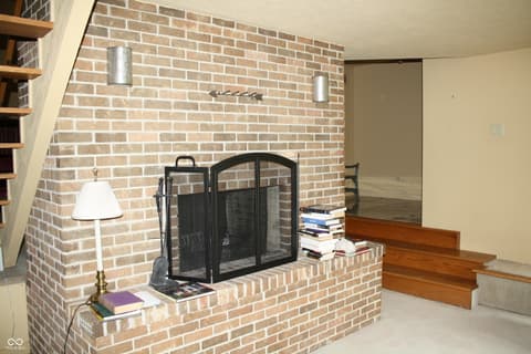 Photo of 8734 Log Run Drive N, Indianapolis, IN