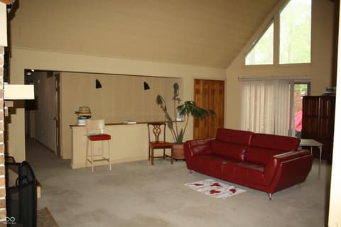Photo of 8734 Log Run Drive N, Indianapolis, IN