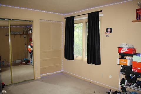 Photo of 8734 Log Run Drive N, Indianapolis, IN
