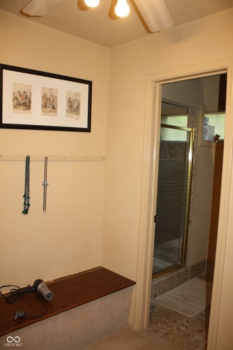 Photo of 8734 Log Run Drive N, Indianapolis, IN