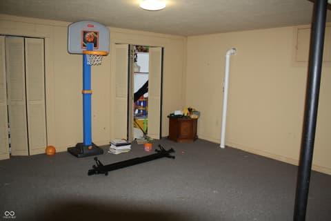 Photo of 8734 Log Run Drive N, Indianapolis, IN