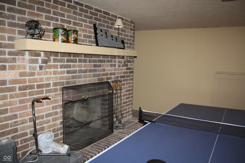 Photo of 8734 Log Run Drive N, Indianapolis, IN