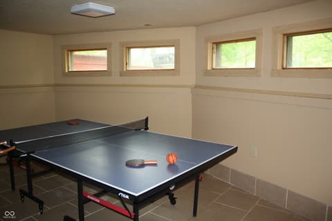 Photo of 8734 Log Run Drive N, Indianapolis, IN