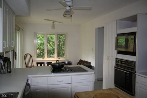Photo of 8734 Log Run Drive N, Indianapolis, IN