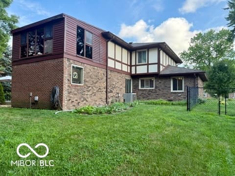Photo of 888 Briarwood Drive, Greenwood, IN